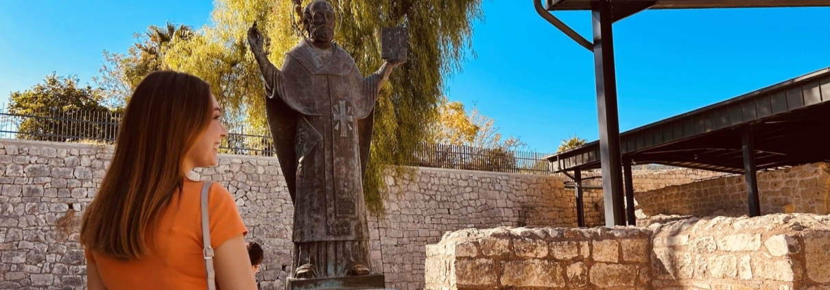 kekova-day-tours-st-nicholas-church-demre-antalya Visitor at St. Nicholas Church in Demre during a Kekova day tour